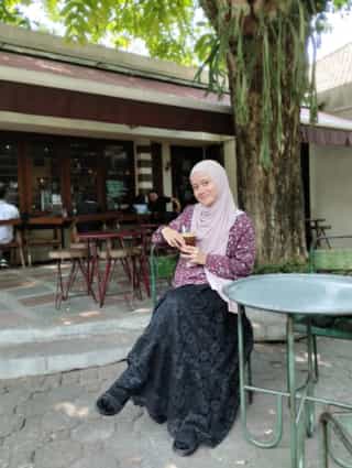 Shanty F Putri image